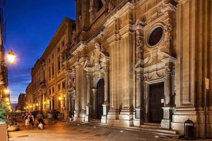 Casa Vacanze Ulisse Trapani Buitenkant foto