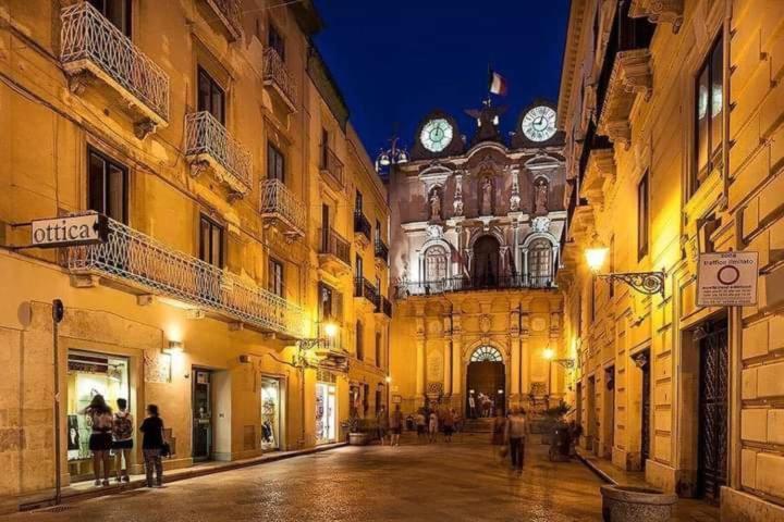 Casa Vacanze Ulisse Trapani Buitenkant foto